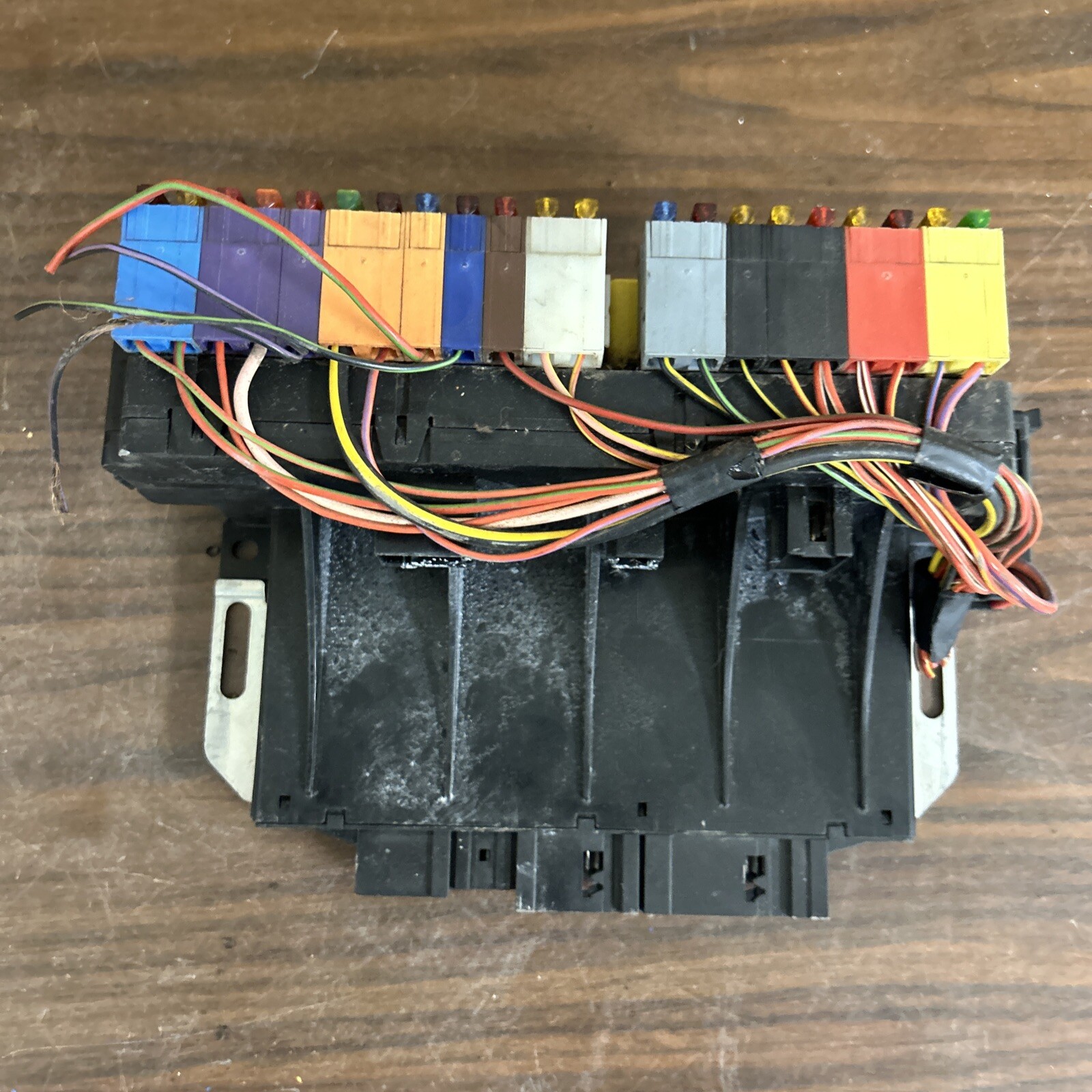 03-12 Mercedes R230 SL500 SL55 AMG Front Left SAM Fuse Box Control Module OEM