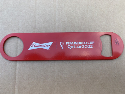 1x Budweiser Qatar WM 2022 Metall Flaschenöffner Brandneu