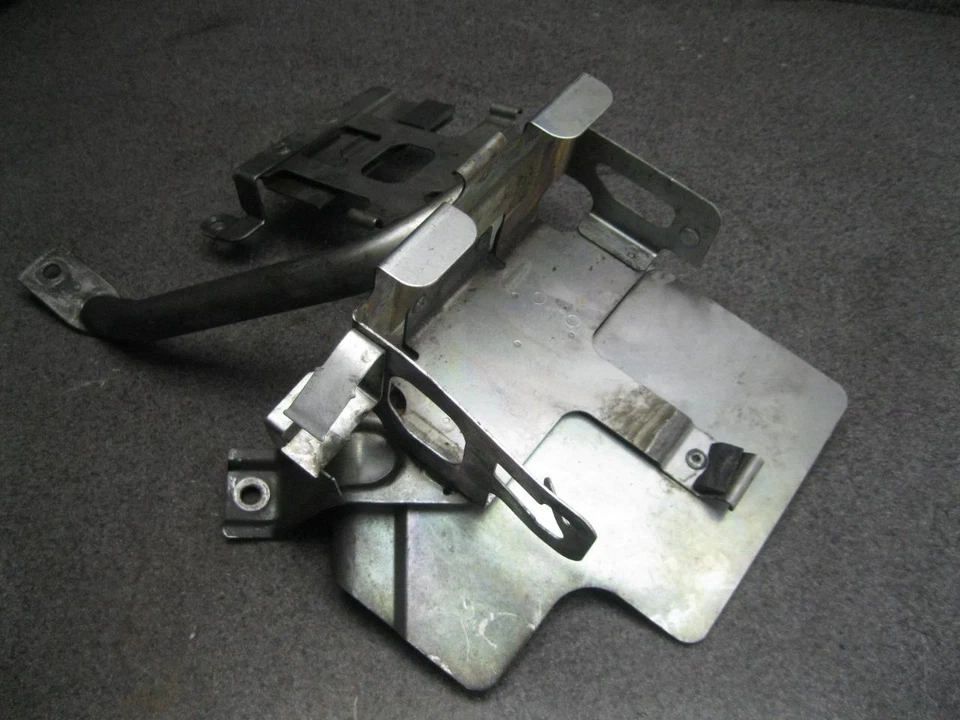 07 Yamaha Venture Lite Battery Box Tray 33B - Image 2 of 2