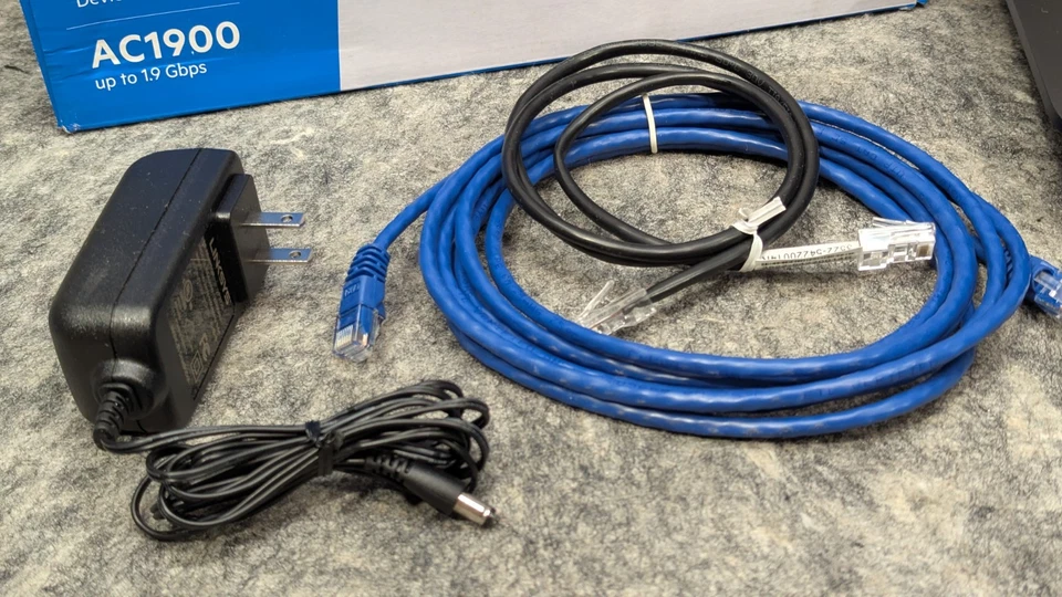 Linksys EA7450 Max-Stream Dual Band WiFi 5 Router AC1900 + WiFi Range Extender - Image 3 of 4