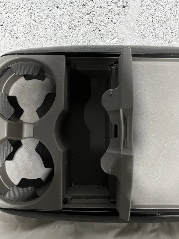 2004-2010 TOYOTA SIENNA СЕРЫЙ СКЛАДНОЙ ПОДСТАКАННИК ЛОТОК OEM (ДОВОЛЬНО ЧИСТЫЙ) - Изображение 4 из 4