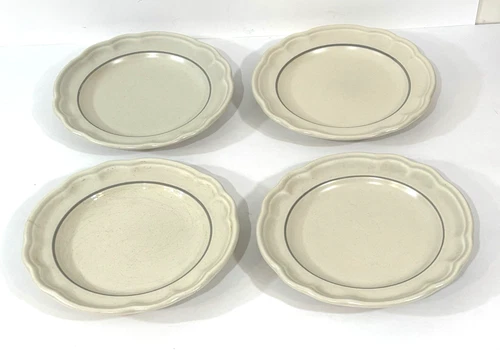 Vintage Pfaltzgraff Heirloom Set of 4 Stoneware Dessert or Salad Plates