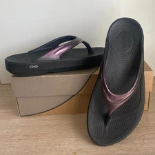 OOFOS OOlala ‘Purple Cabernet’ Luxe Thong Women Recovery Sandal - SZ 10