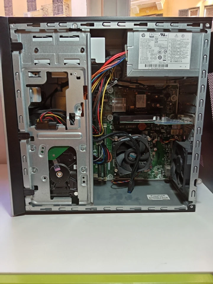 HP Pavillion 500 PC serie, intel Core i7, Windows 10 - Imagen 3 de 4