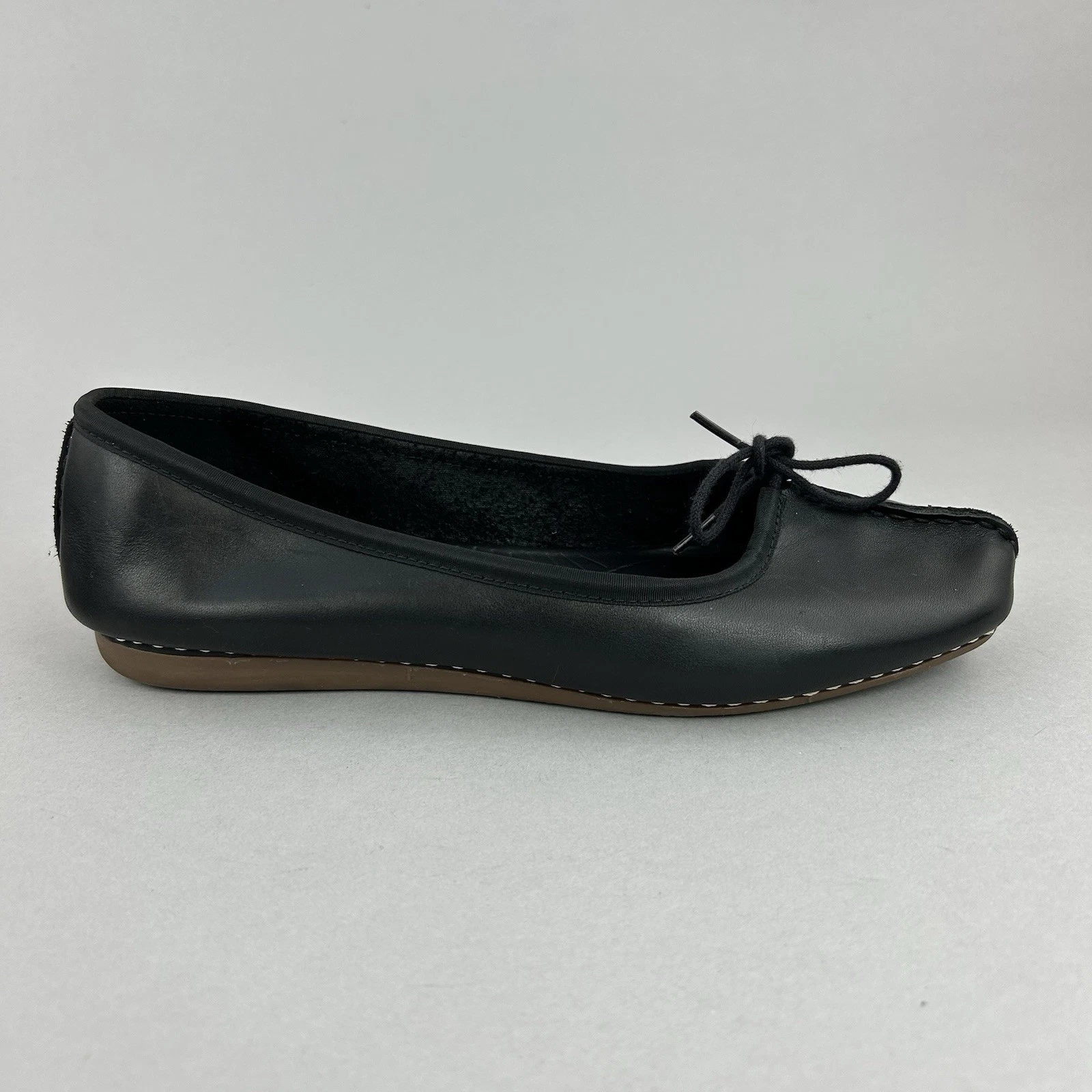 Scarpe ballerine ballerine Clarks Freckle Ice nere in pelle con fiocco UK7 D