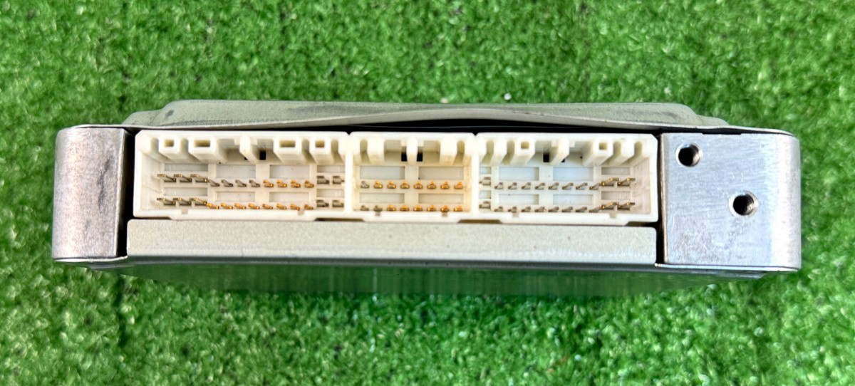 エトセトラ♡様 Toyota Land Cruiser 89661-60510 1KZ-TE M/T Ecu Ecm oem jdm