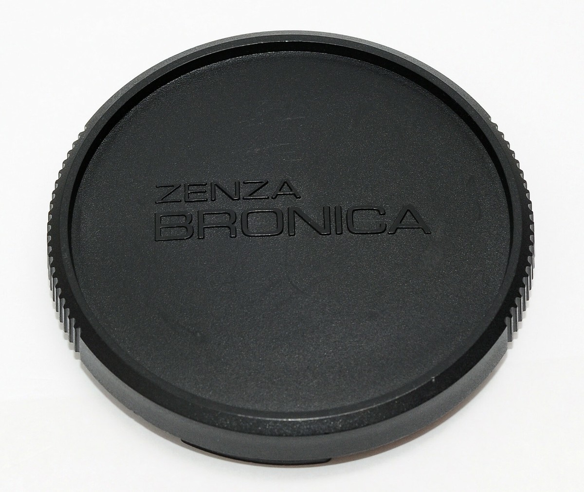 ブロニカSQ-A とNikonのキャップ