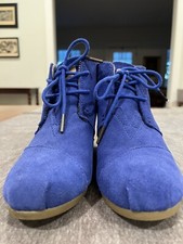 Toms Boots Girls Size 6.