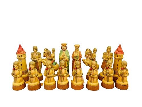 Le jeu d'échecs de Charlemagne | BnF