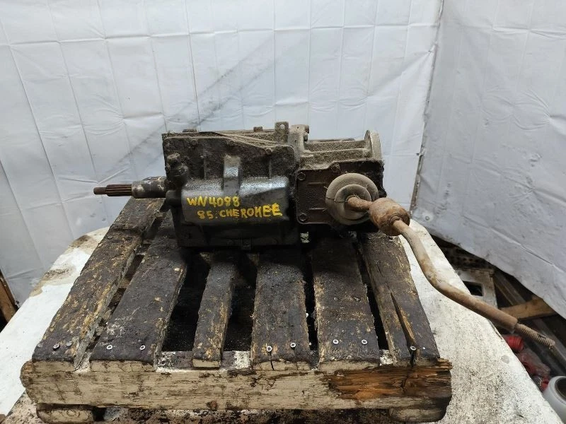 Manual Transmission 4 Speed 4WD Fits 86-92 COMANCHE 574861 Foto 2 de 4