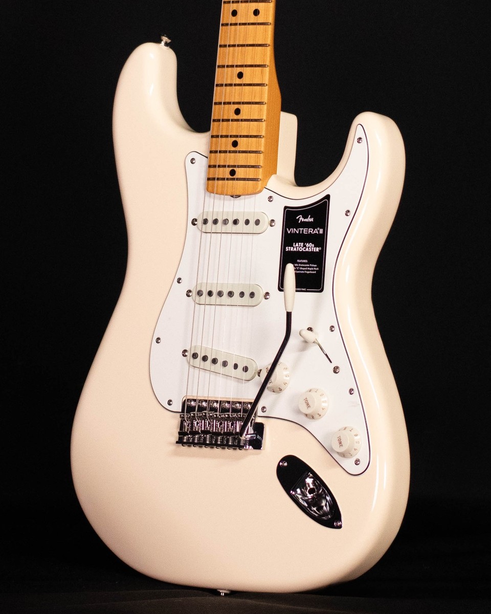 Fender Vintera III Late '60s Stratocaster, Maple FB, Olympic White