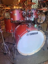 Yamaha Tour Custom Maple 4-Piece Shell Pack With 22" Bass Drum - Candy Apple Sat