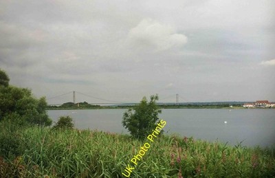 Foto 6x4 Weidekai Naturschutzgebiet und eine entfernte Humber Bridge Barton c2016