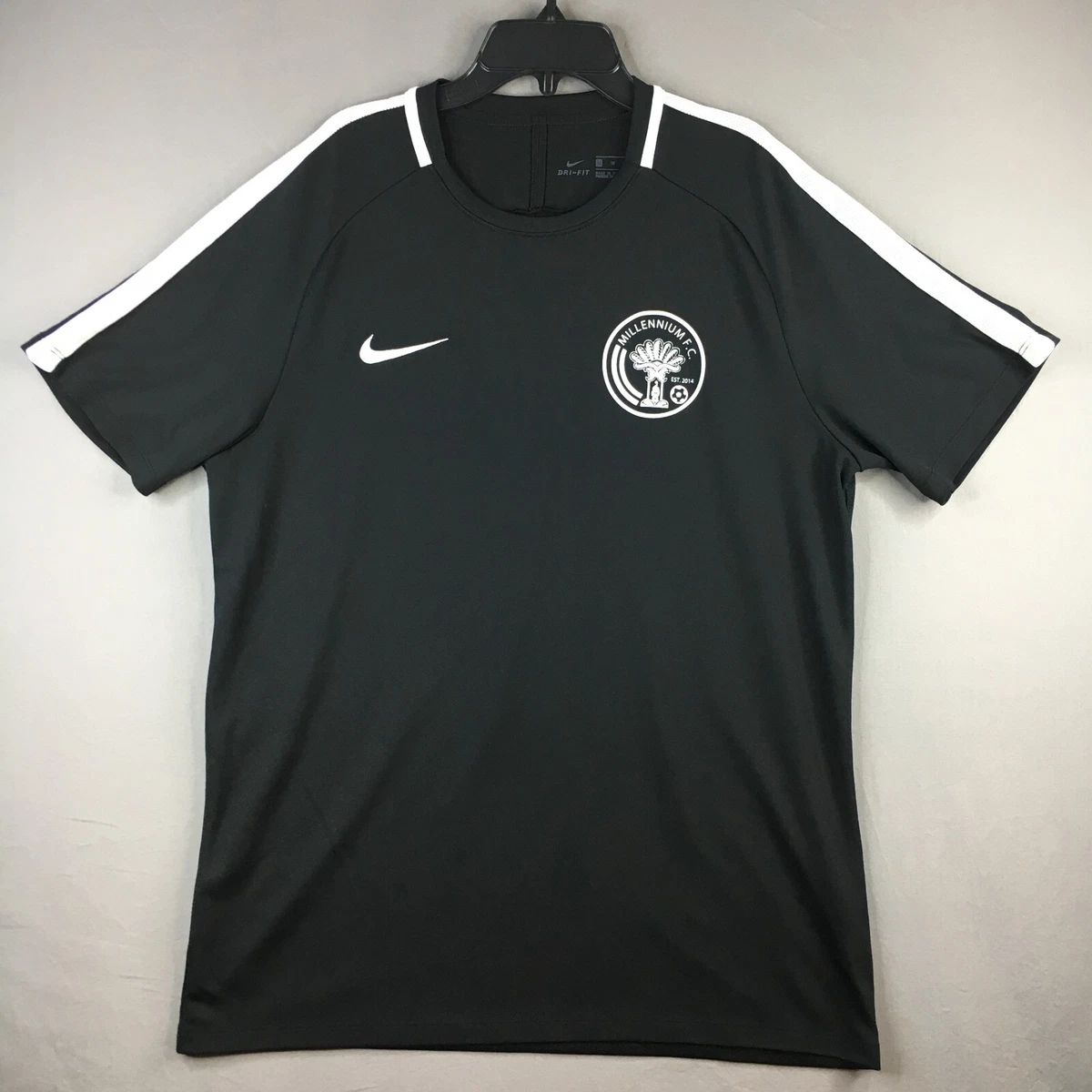 Nike millenium hotsell black