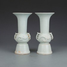 China Lake Field Kiln Porcelain Shadow Green Glaze Antiquity Dragon Vases Pair