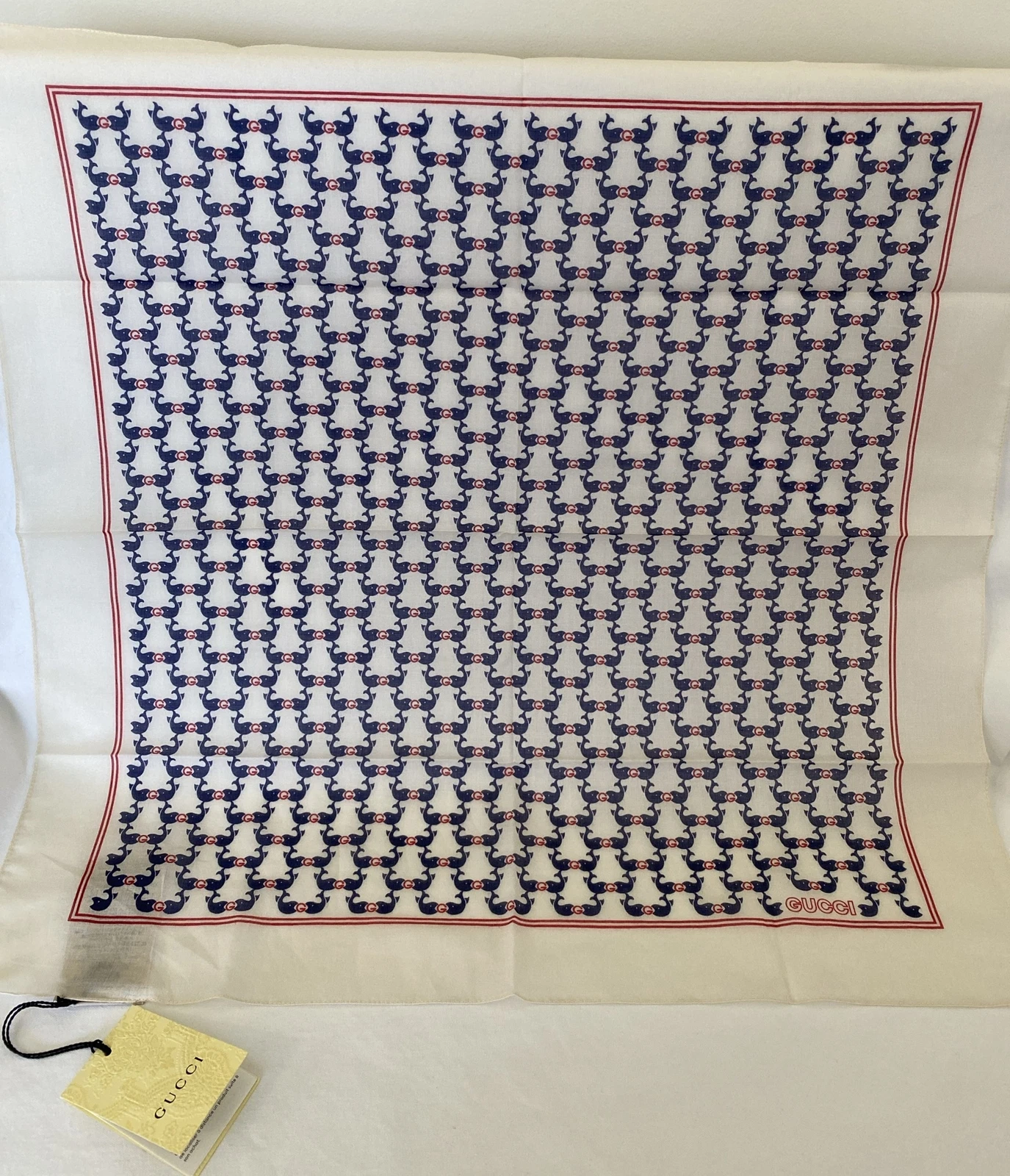 Gucci enfant GROS BALEINES FOULARD 23x23 NEUF AVEC ETIQUETTE Made in Italy