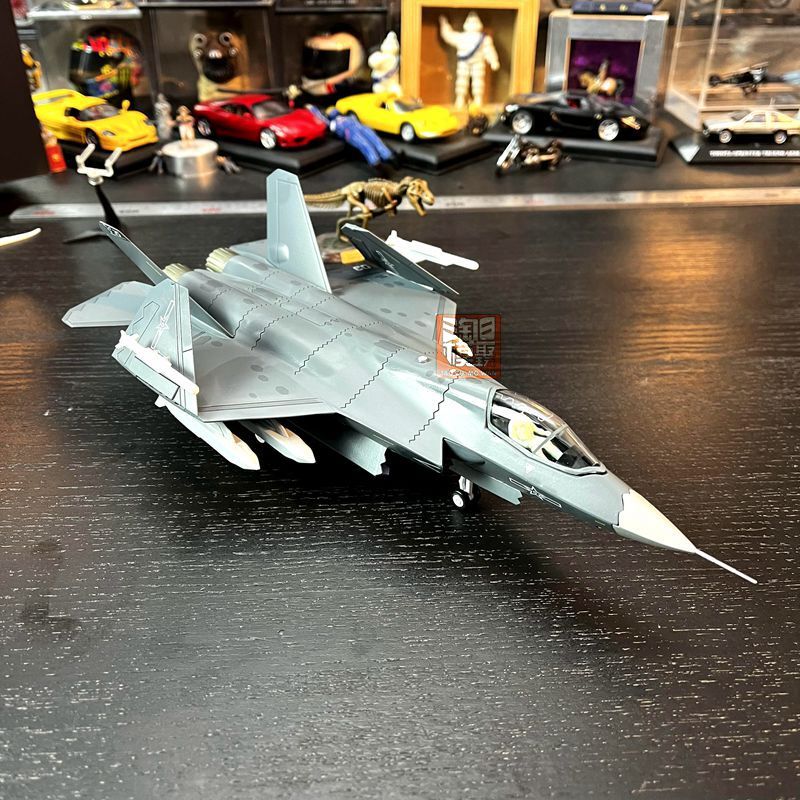プラモデル完成機　1/72　STEALTH FIGHTER Amazon.co.jp: 1/72 完成品 for HOBBY MASTER Su-57 Stealth