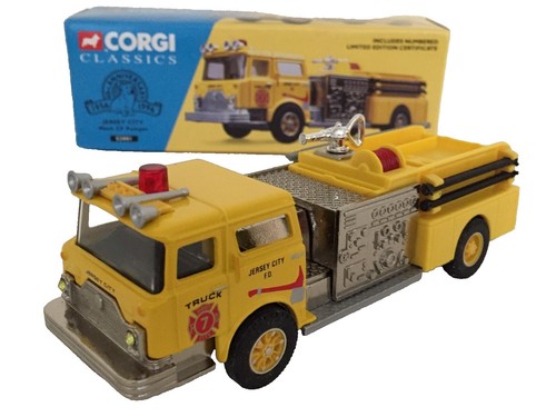 CORGI MACK CF PUMPER CHICAGO CORGI CLASSICS 98484 | eBay