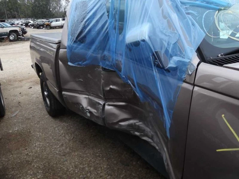 (LOCAL PICKUP ONLY) Back Glass Fixed Non-heated Fits 90-00 CHEVROLET 2500 PICKUP Foto 3 de 4