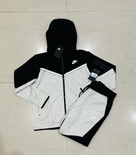 Brand new Light Grey Nike Tech Fleece Size Meduim