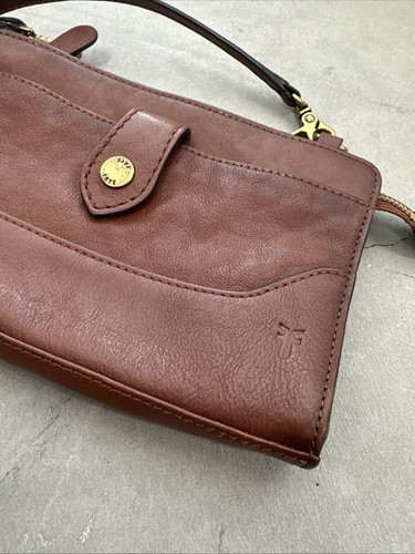FRYE Brown Leather Lucy Wristlet Clutch Crossbody - Removable Strap Purse - Picture 8 of 9