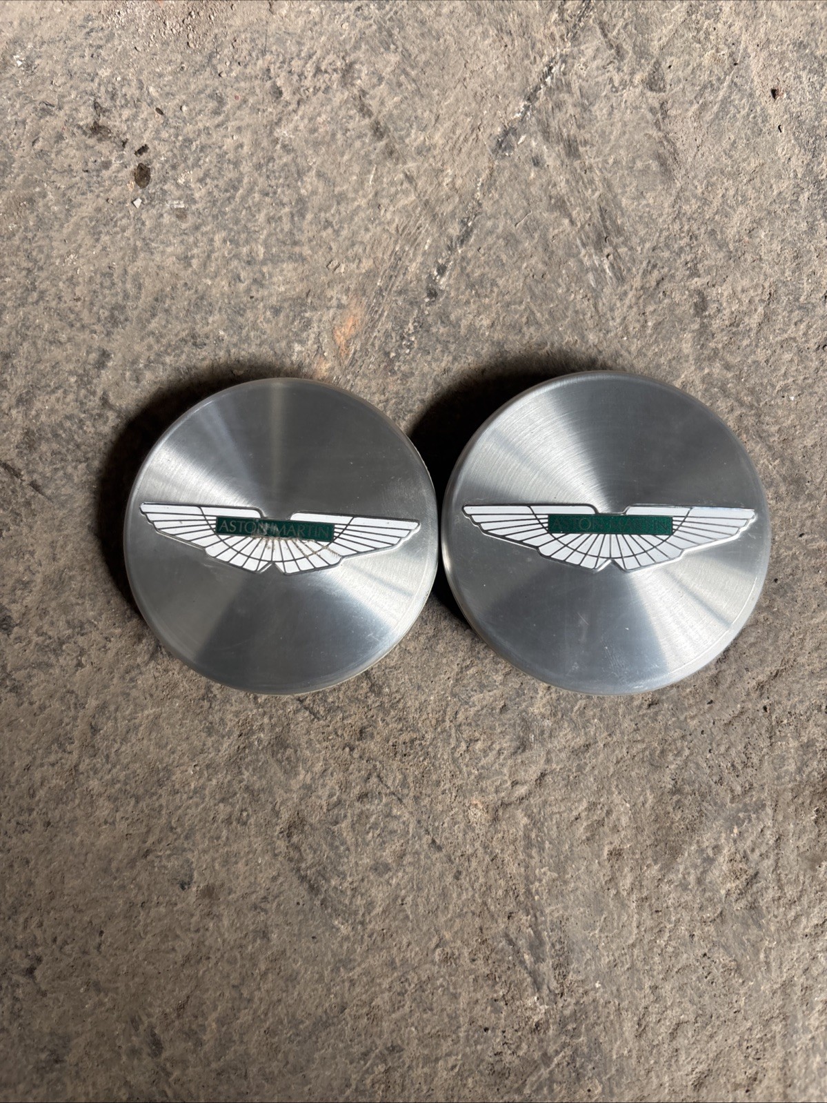Aston Martin Wheel Centre Cap Green/Silver 2