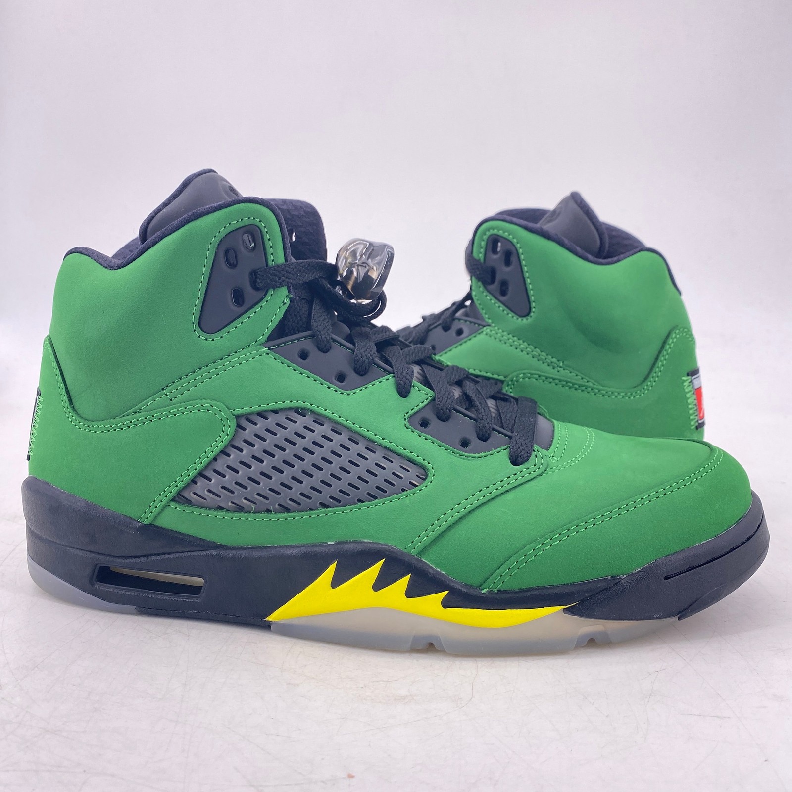 Size 9.5 - Jordan 5 Retro SE Oregon 2020