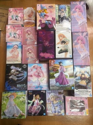 Set Of 20 Beautiful Girl Figures Sold In Bulk