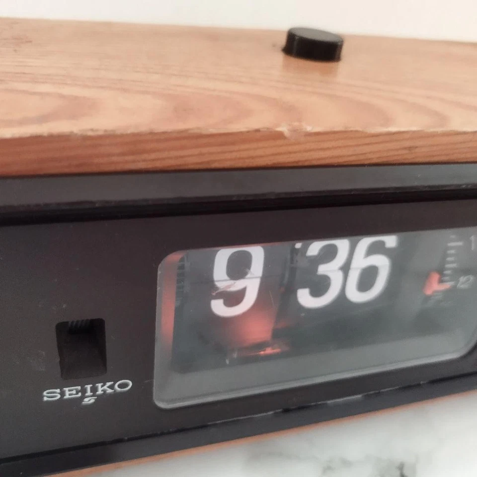 SEIKO Flip Clock Wood Case Vintage 1970s Rare Retro Alarm Desk Clock Working - Image 2 of 4