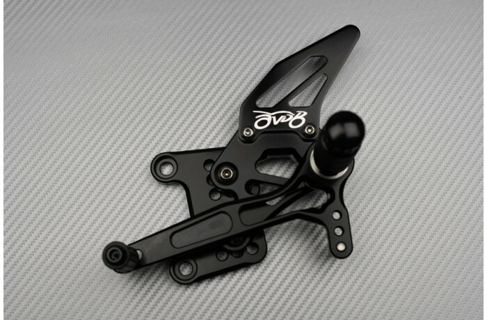 Commandes reculées ergonomiques vertes AVDB pour Triumph Speed Triple 1050