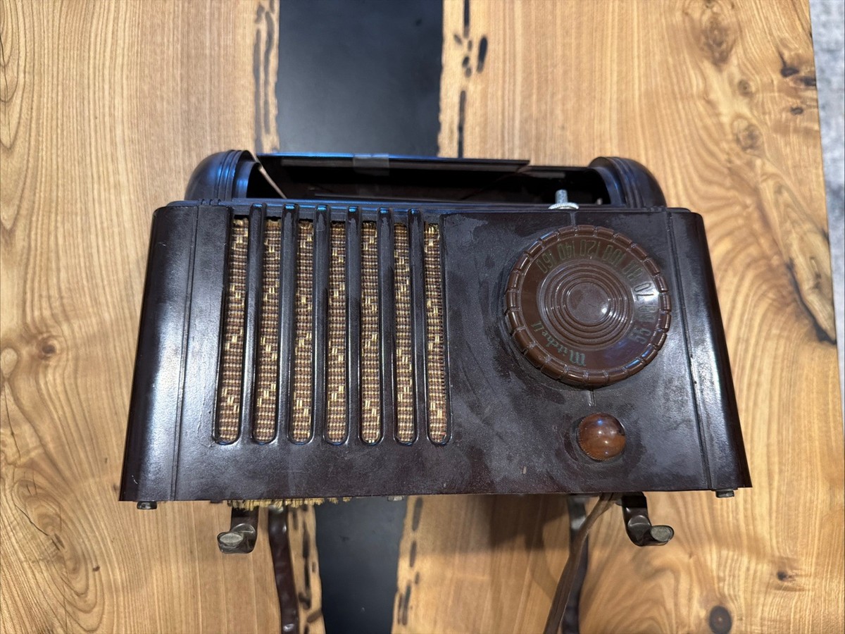 Vintage Mitchell Lullaby Bed Lamp Radio Model 1250 Bakelite Tube