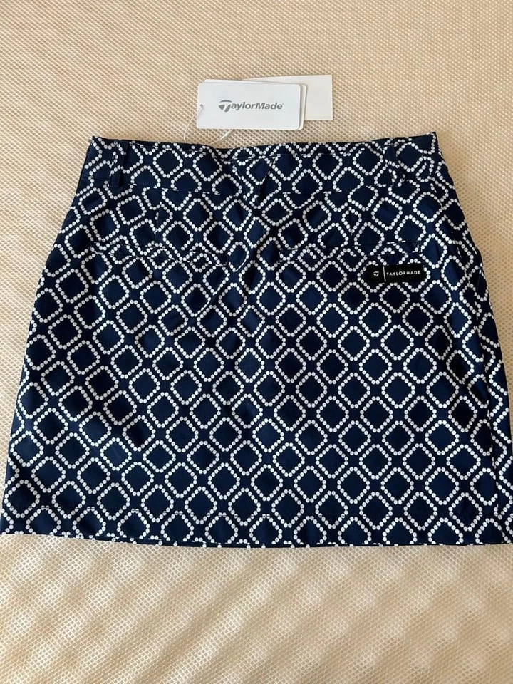 TaylorMade Women's Diamond Pattern Golf Skirt Navy White with Shorts Used - Image 2 of 4