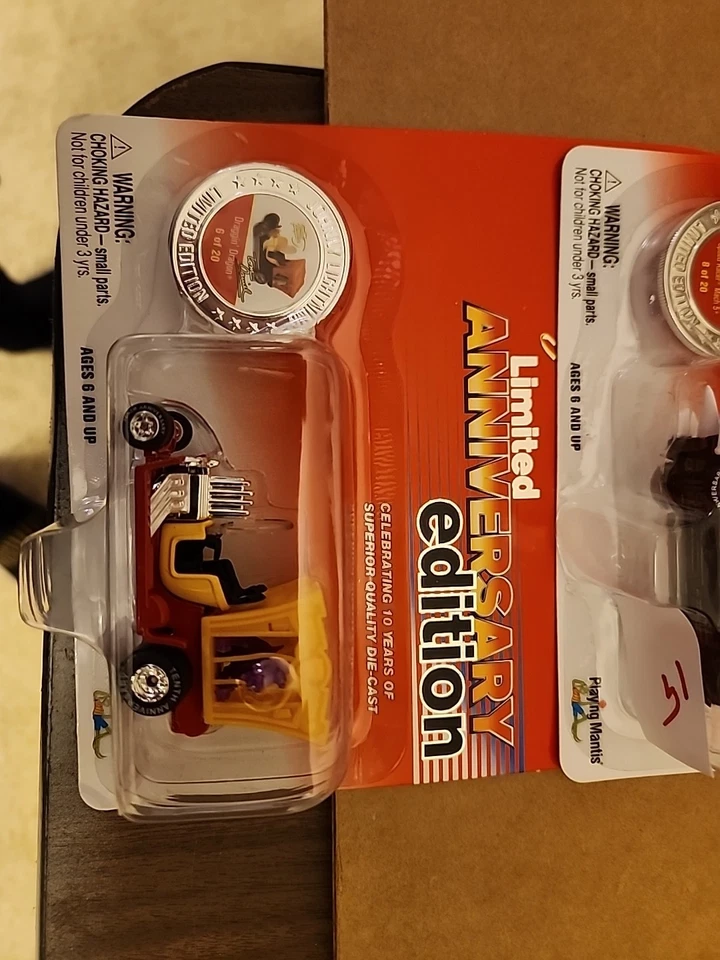 Lote de 2 coches Johnny Lightning aniversario limitado incluyendo Speed Racer Foto 3 de 4