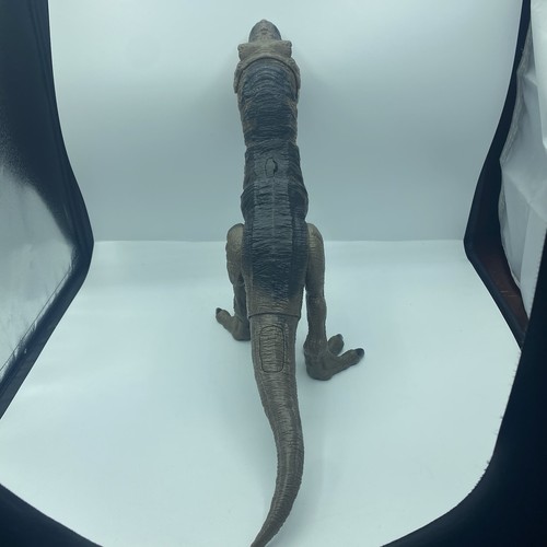 Figura de acción de dinosaurio súper colosal de Jurassic World, Tyrannosaurus Rex grande - Imagen 6 de 7