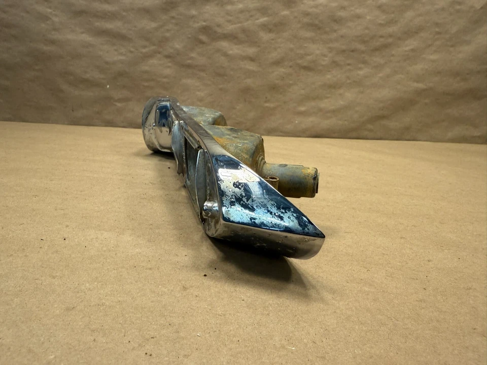 Lâmpada traseira Jaguar XKE E-Type S1 OTS Lucas L651 LH fabricante de equipamento original C16087 - Imagem 2 de 4