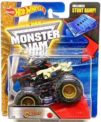 2016 HOT WHEELS MONSTER JAM 1/64 SCALE PIRATES CURSE #38 w/Stunt Ramp