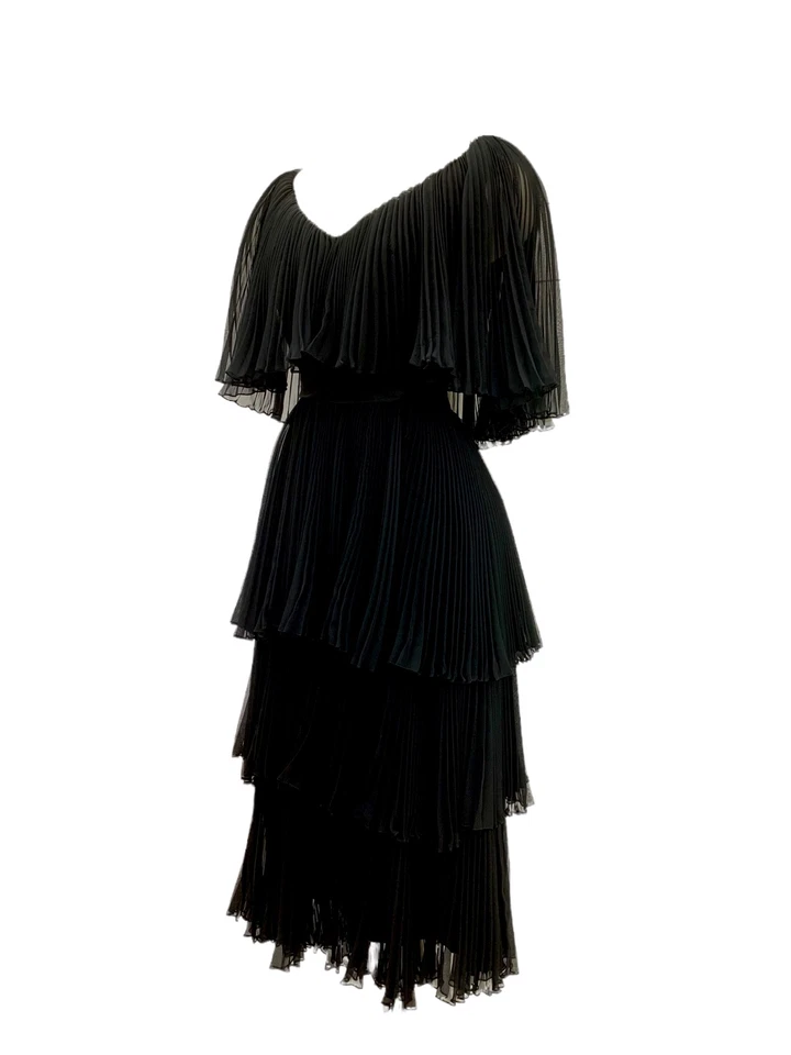 Vestido de cóctel negro plisado Richilene vintage años 70 diseñador vintage años 70 Foto 2 de 4