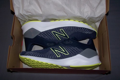 MEN'S 10D NEW BALANCE VENTR RUNNING 