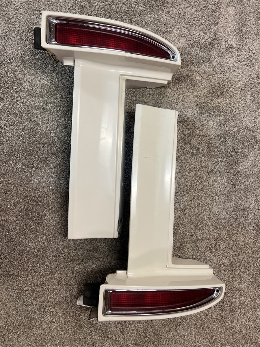 キャデラック ブロアム LEDテールランプセット 93～96年式 93-96 Cadillac Fleetwood Tail Light Set Of 2 R+L W/Filler