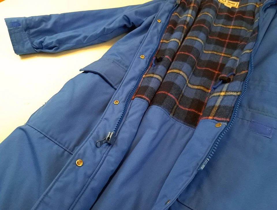 Vintage LL Bean USA Blue Wool Plaid Insulated Parka & hood  Jacket Button&Zip Lg - Image 3 of 4