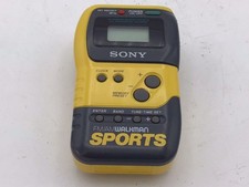 VTG Sony Walkman Sports FM/AM Radio Belt Clip  Headphones SRF-M70 Works H2