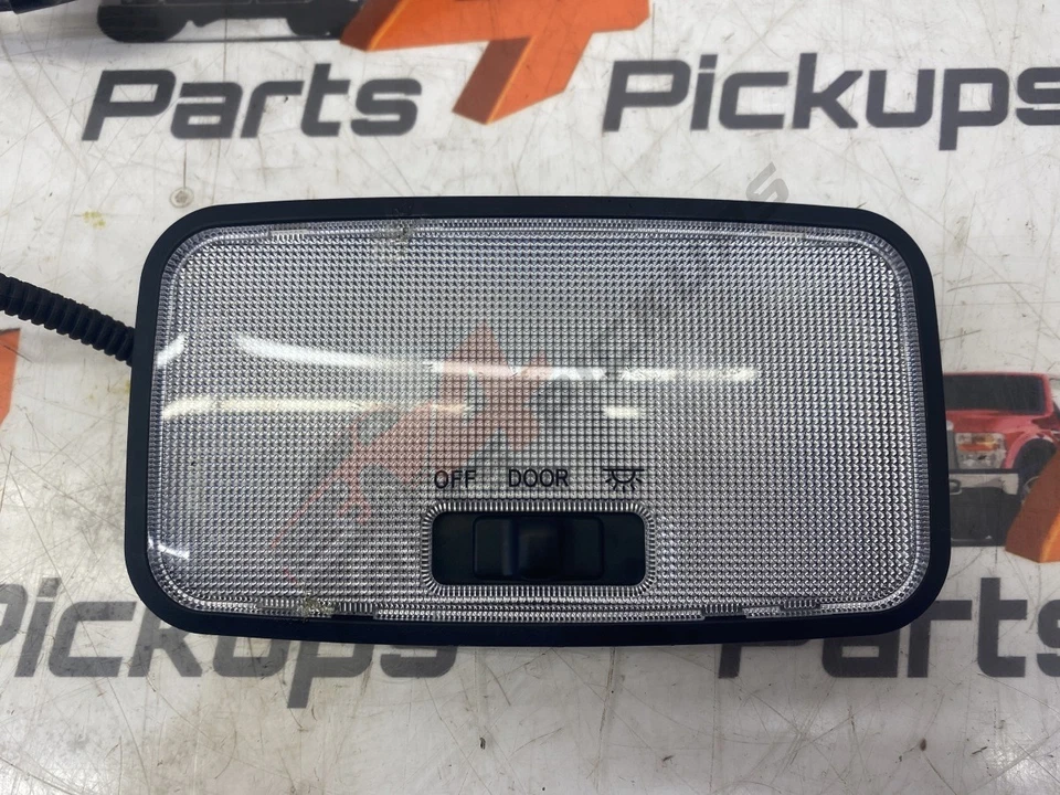 Toyota Hilux Invincible X 2016 luz interior con telar 2016-2024 Foto 4 de 4