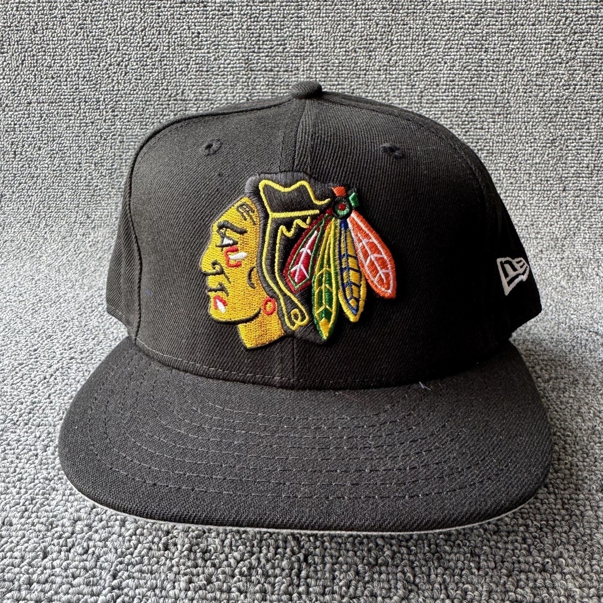New Era Chicago Blackhawks 59FIFTY Fitted Hat Black 7 5 8 NHL