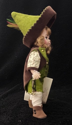 Quality 1996 Madame Alexander Vintage 8” Doll, Shoemaker Elf Boy 14637, NIOB - Picture 4 of 13