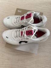 Chaussures de tennis homme neuves - On Cloud the Roger Pro 2 en argile pointure 11,5 glace/rose