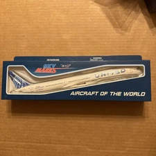 UNITED 787-10 MODEL PLANE 1/200 SCALE WITH NEW LIVERY