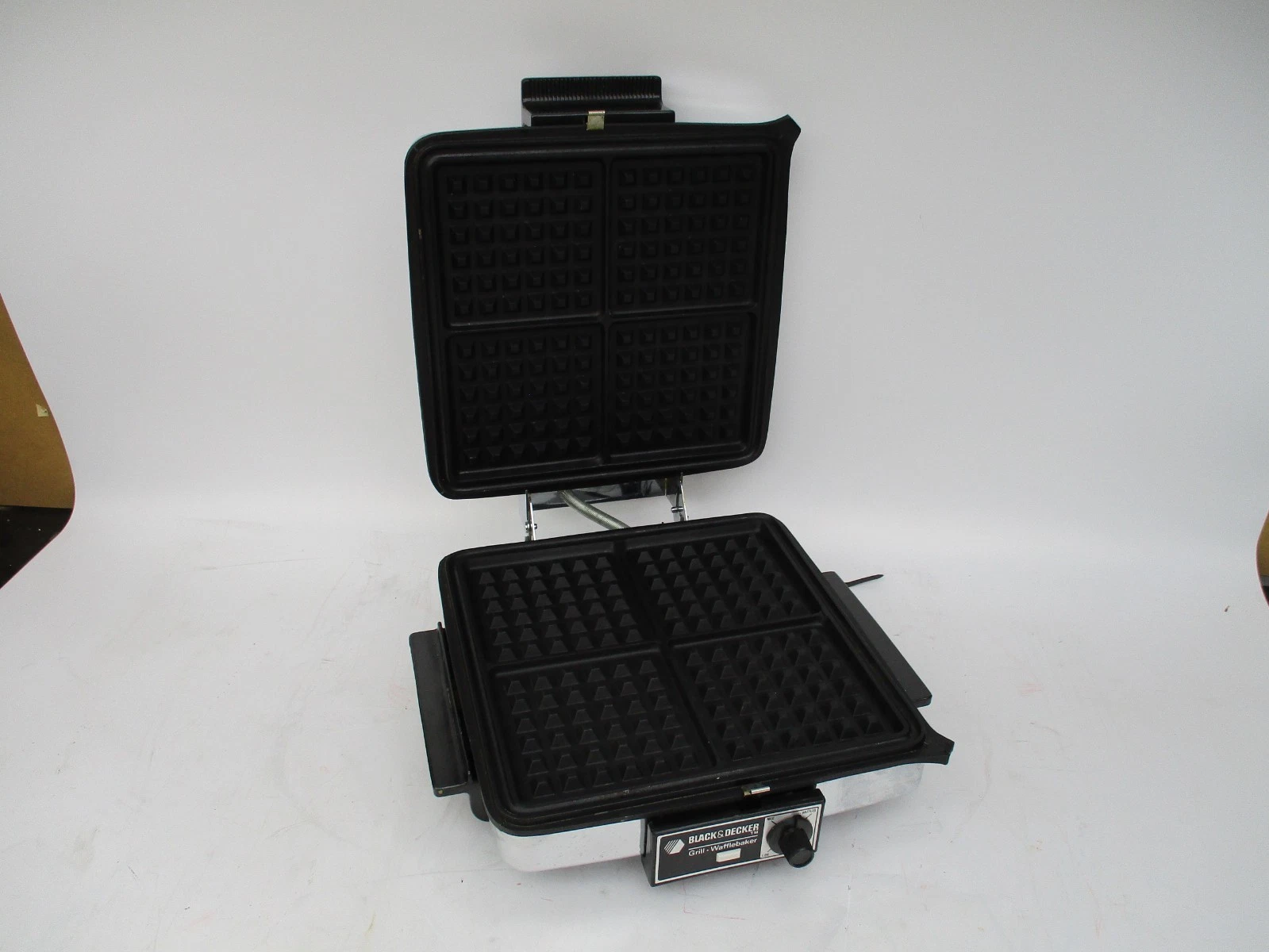Vintage Black & Decker Z1-G48TD Stainless 3 in 1 WaffleBaker Waffle Maker Grill