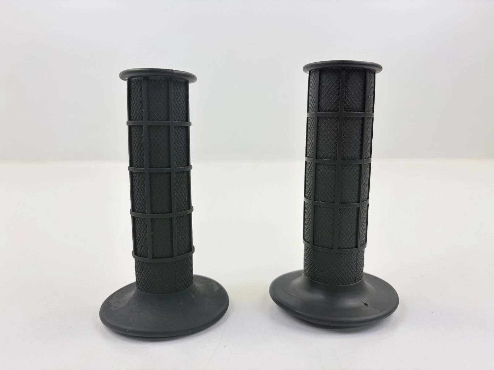 Motorcycle 7/8" Handlebar Grips Black Rubber Left Right Grip Set