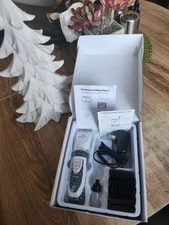 New OneIsAll Pet Grooming Electric Chordless Clipper Set (6 Attachment Combs)