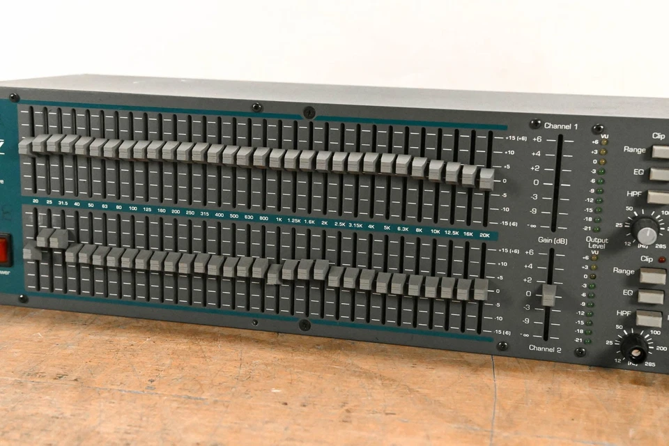 Ashly GQX-3102 2-Channel 31-Band Graphic Equalizer CG01SH5 - Image 3 of 4